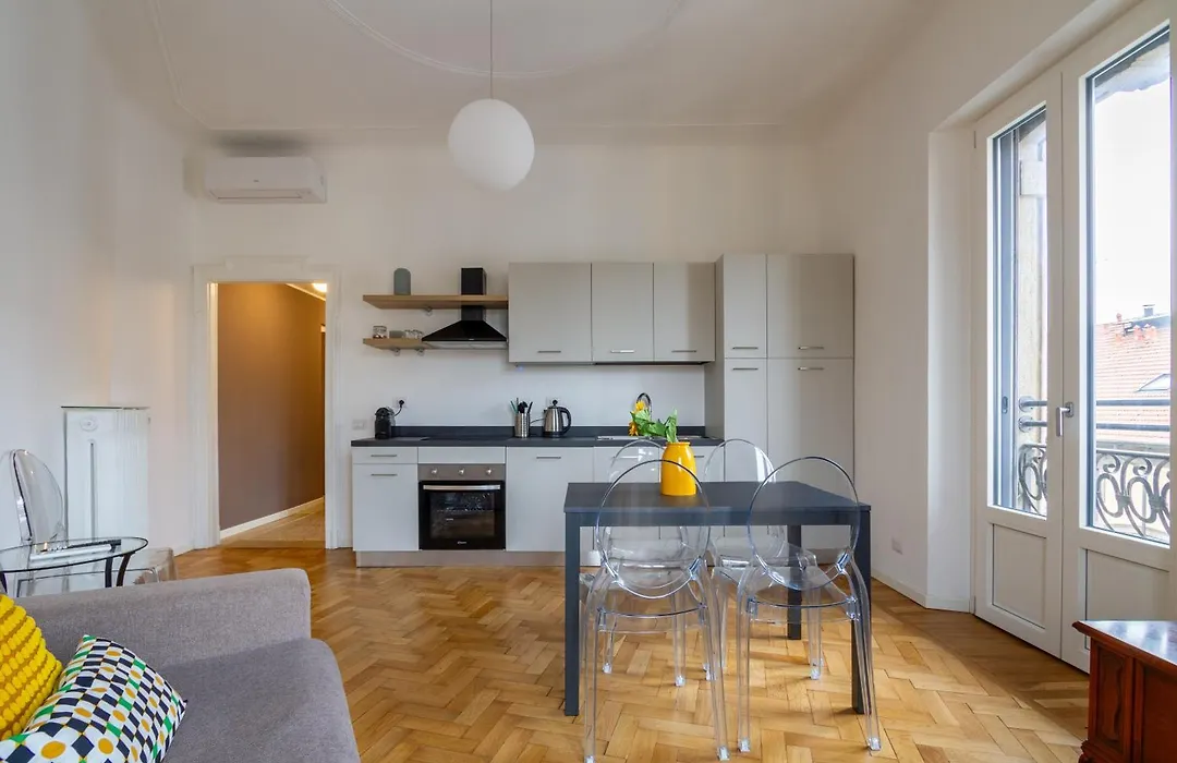 Apartment In Historic Building- Porta Venezia-1